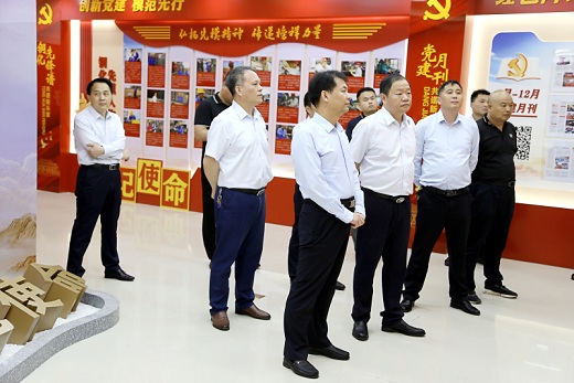 樅陽(yáng)縣委書(shū)記楊秀頎到訪集團(tuán)公司