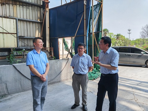 銅官區(qū)領導調研磷石膏綜合利用技改項目