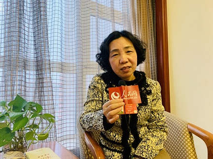 全國人大代表丁宏鎖接受人民網(wǎng)記者專訪    關(guān)注培養(yǎng)“工匠”和“二孩”